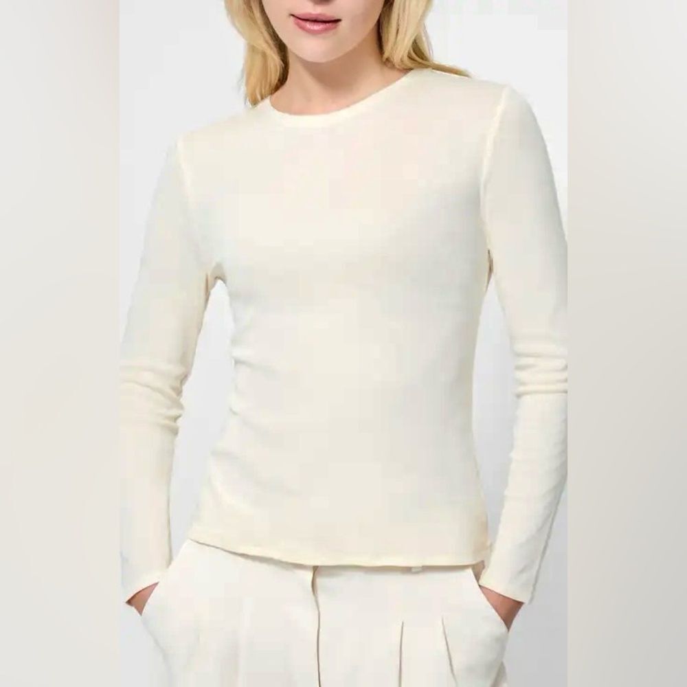 NWT Cream  Long Sleeve Tee size Small